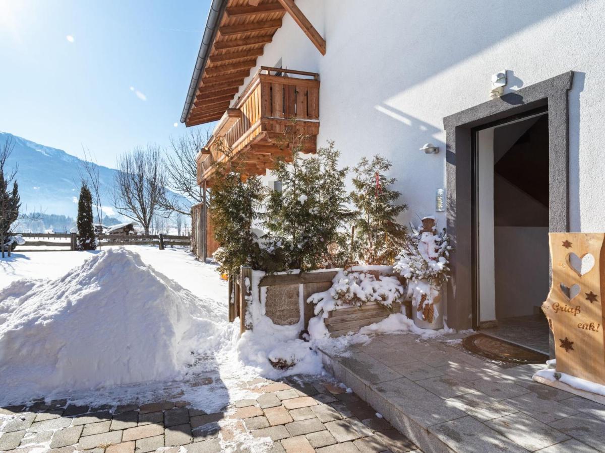 Elegant Apartment In Saalfelden With Balcony Exterior foto